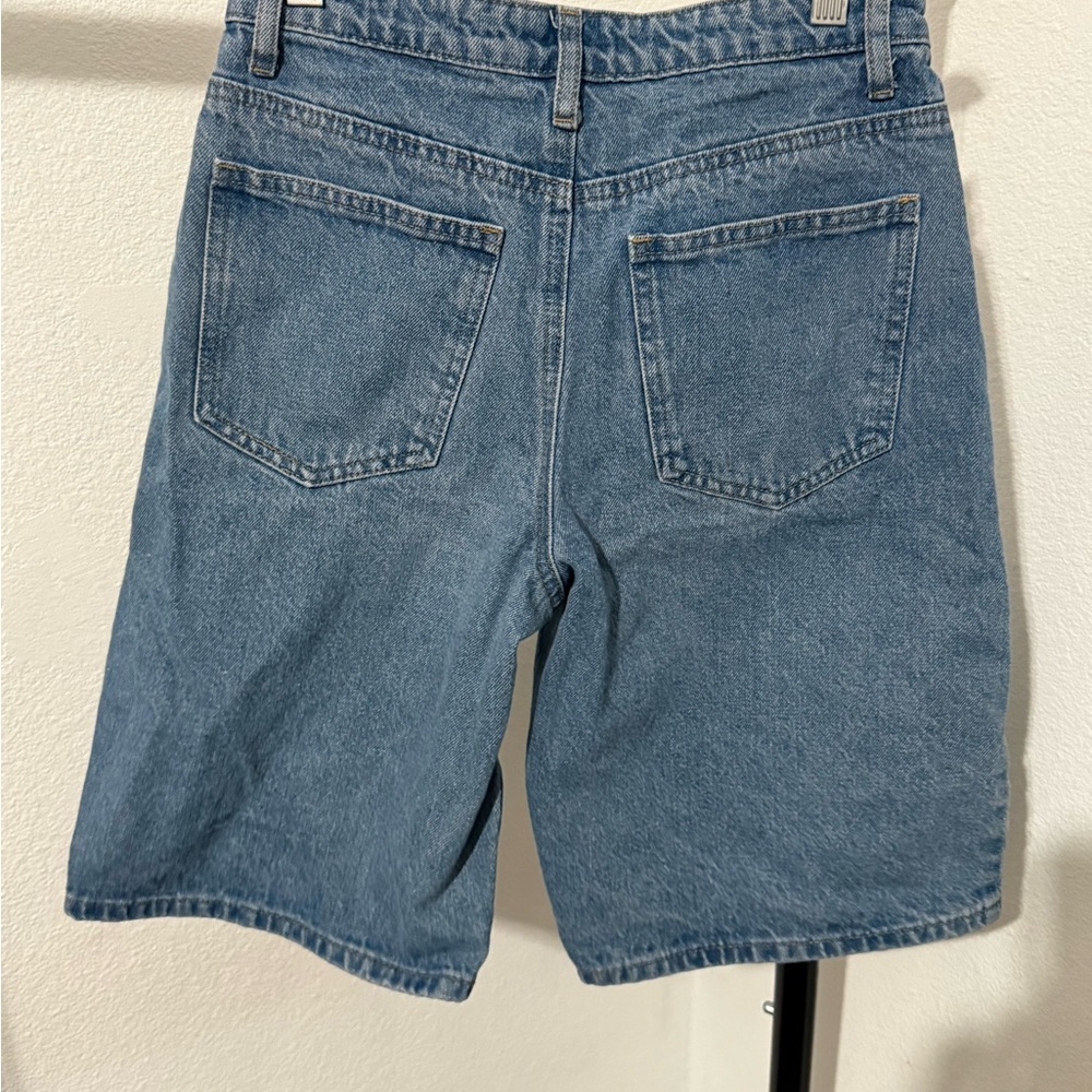 Edikted Blue Denim Shorts Women’s mid- length Shorts Casual Size XS - Picture 3 of 4